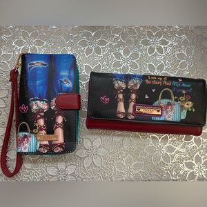 ❗️LIKE NEW NIKKY PHONE CASE WALLET & NIKKY TRIFOLD WALLET “LOVELY FEET SET”